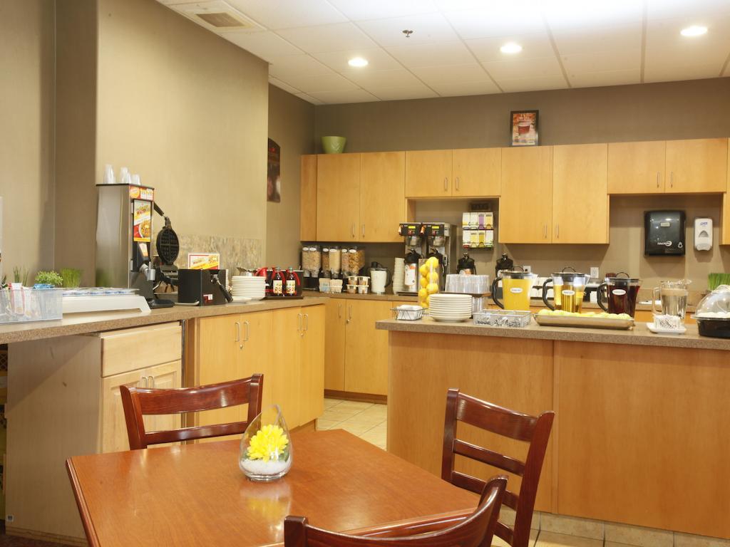 Stonebridge Hotel Dawson Creek Kültér fotó